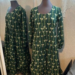 Elegant tiered Kate Quinn Green Butterfly Print Dress size Med